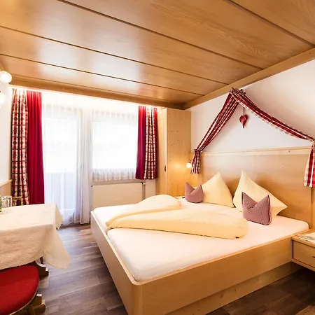 Angelika Neustift im Stubaital