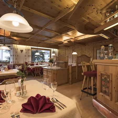 Angelika Hotel 3*