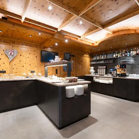 Angelika Hotel 3*